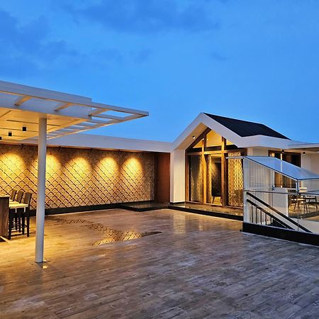 The Pentouz On 100 Feet Road Indiranagar - An Urban Luxury Retreat Apartman Bengaluru Kültér fotó