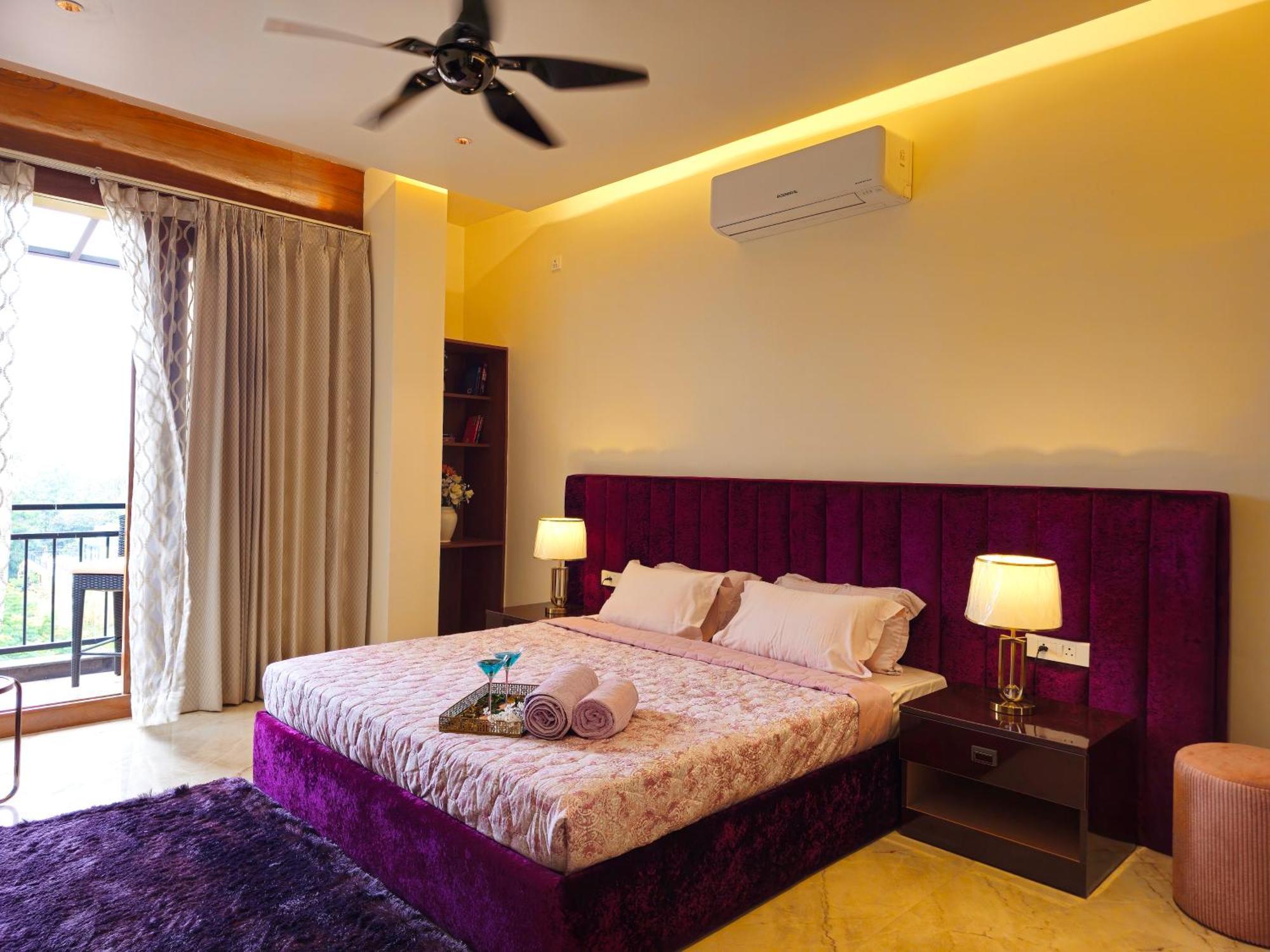 The Pentouz On 100 Feet Road Indiranagar - An Urban Luxury Retreat Apartman Bengaluru Kültér fotó