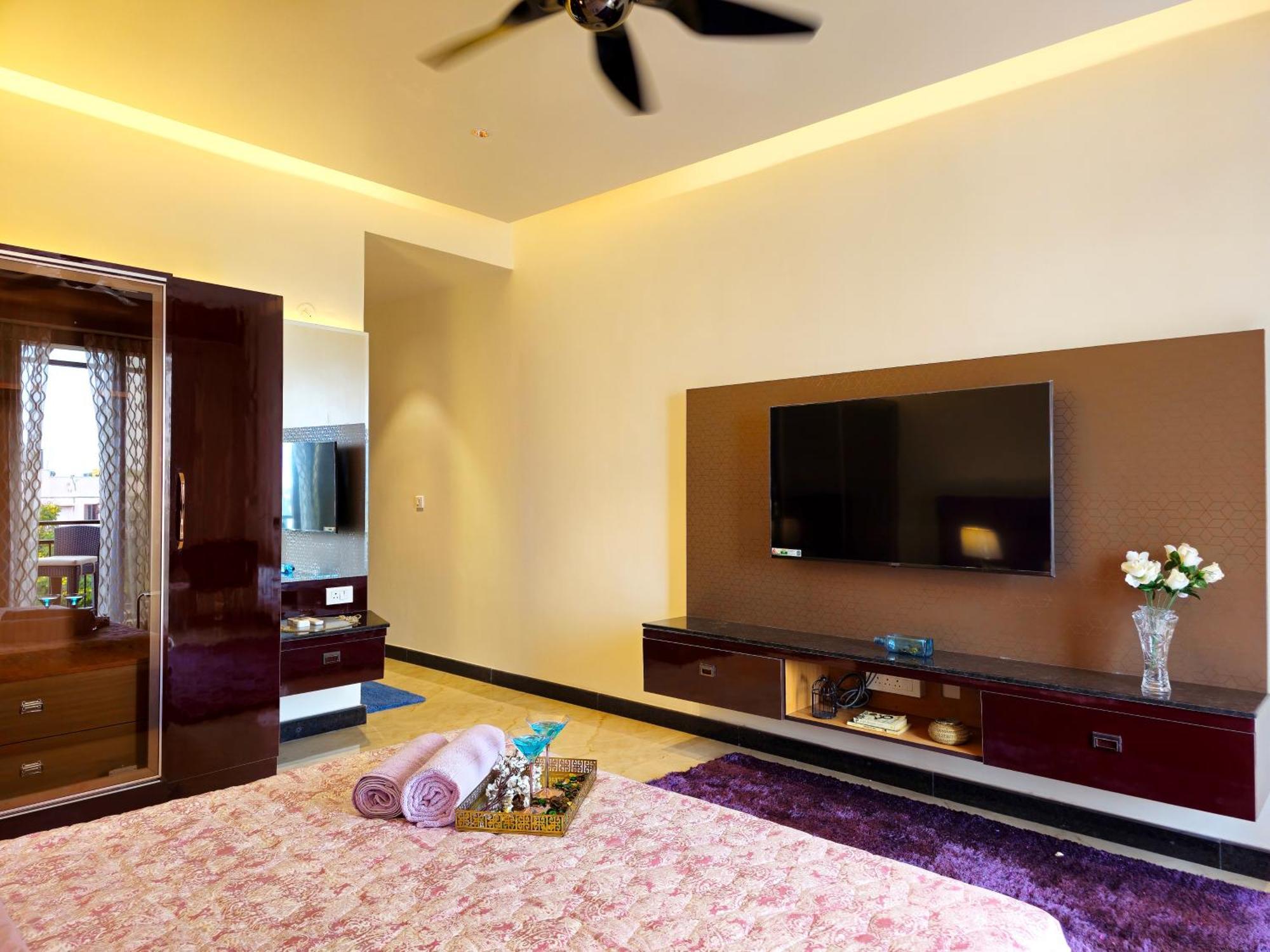 The Pentouz On 100 Feet Road Indiranagar - An Urban Luxury Retreat Apartman Bengaluru Kültér fotó