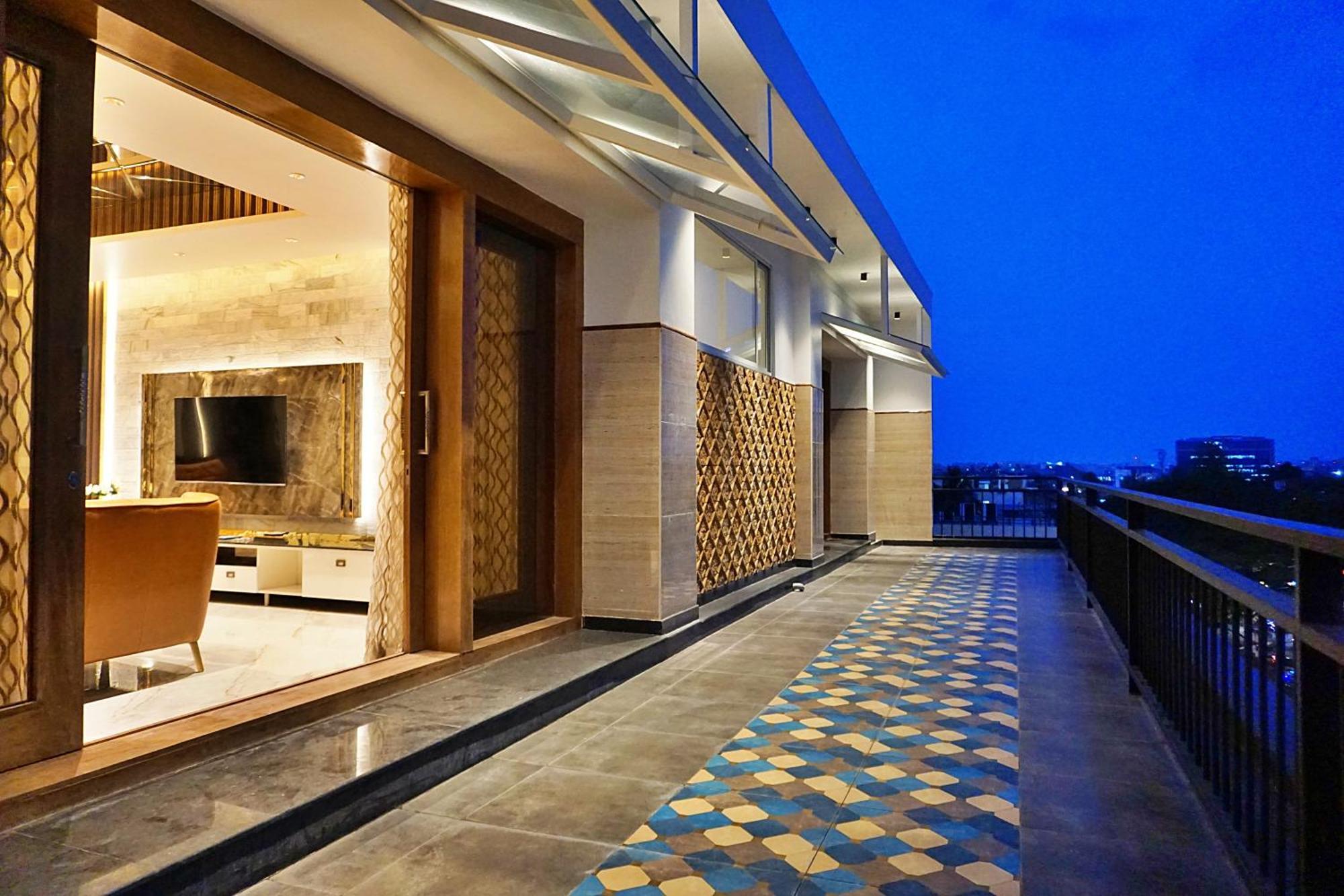 The Pentouz On 100 Feet Road Indiranagar - An Urban Luxury Retreat Apartman Bengaluru Kültér fotó