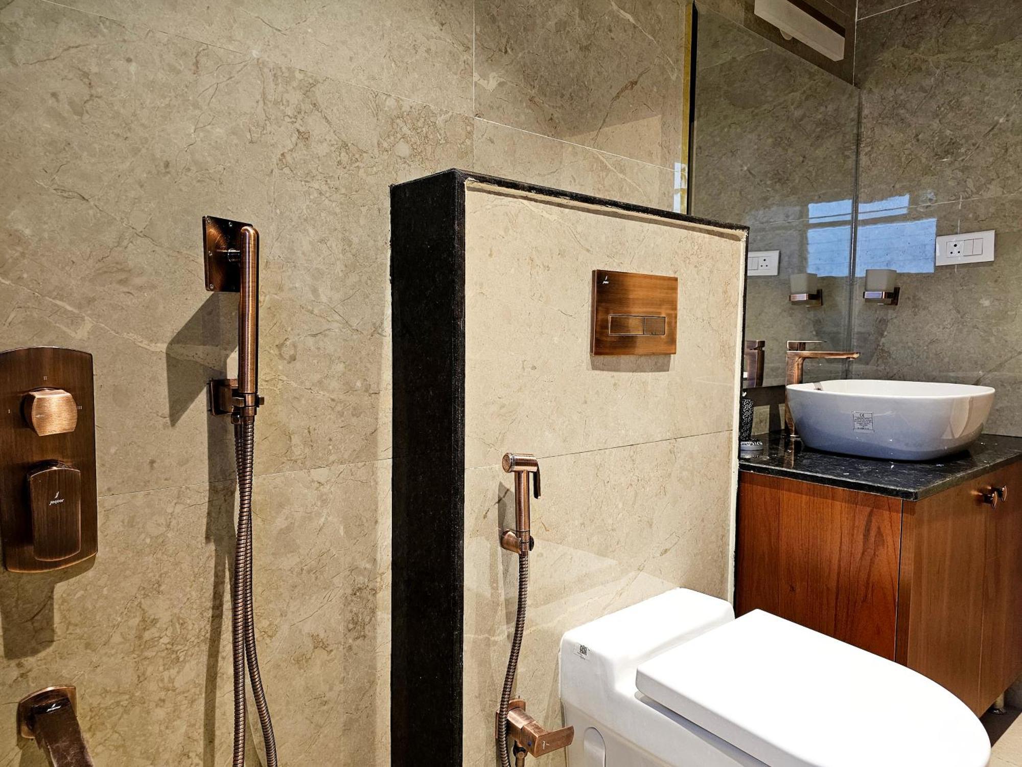 The Pentouz On 100 Feet Road Indiranagar - An Urban Luxury Retreat Apartman Bengaluru Kültér fotó