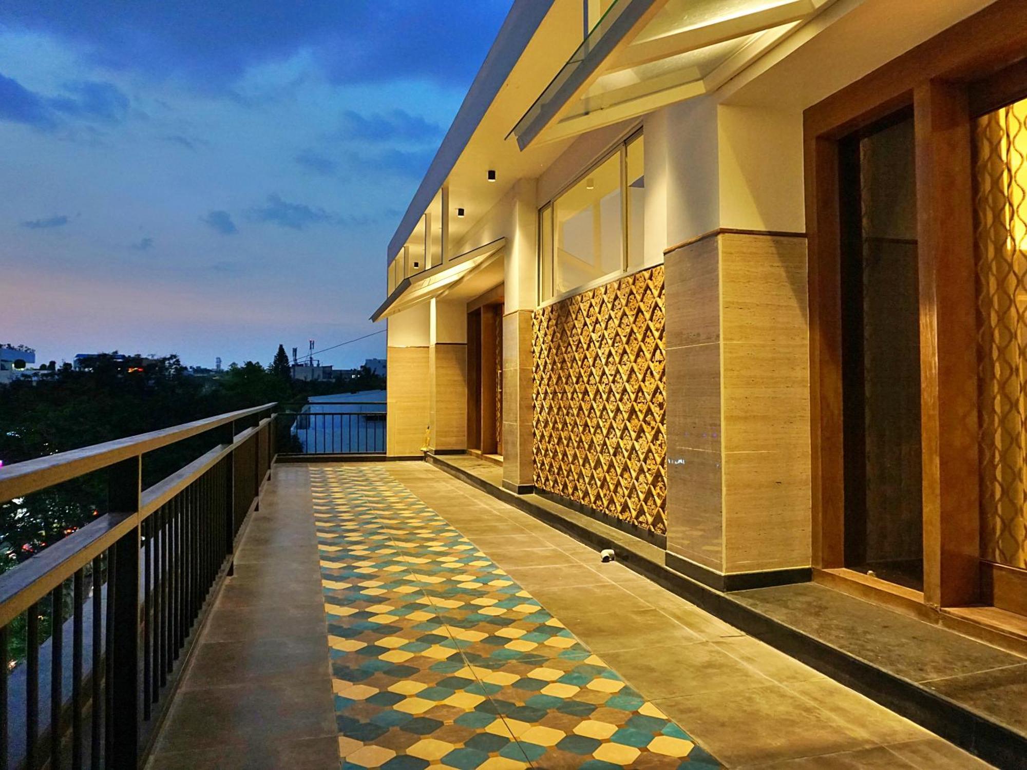 The Pentouz On 100 Feet Road Indiranagar - An Urban Luxury Retreat Apartman Bengaluru Kültér fotó
