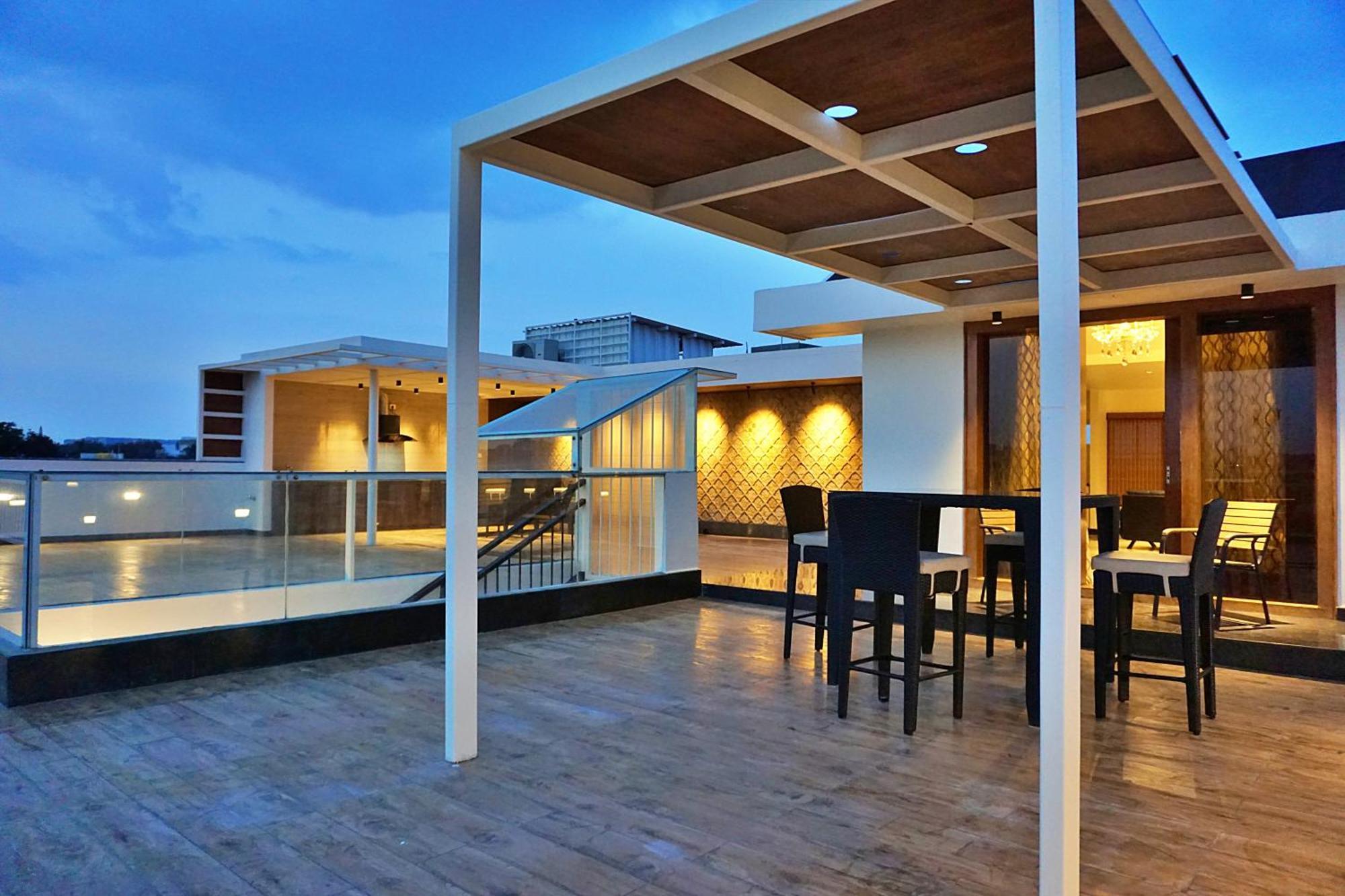 The Pentouz On 100 Feet Road Indiranagar - An Urban Luxury Retreat Apartman Bengaluru Kültér fotó