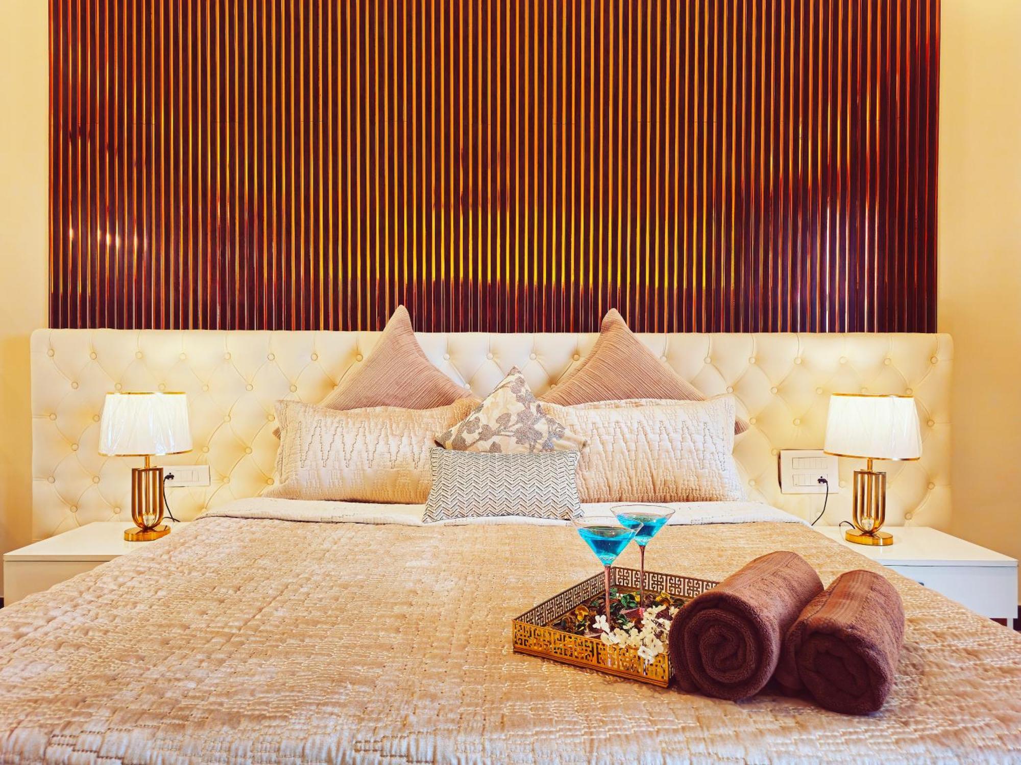 The Pentouz On 100 Feet Road Indiranagar - An Urban Luxury Retreat Apartman Bengaluru Kültér fotó